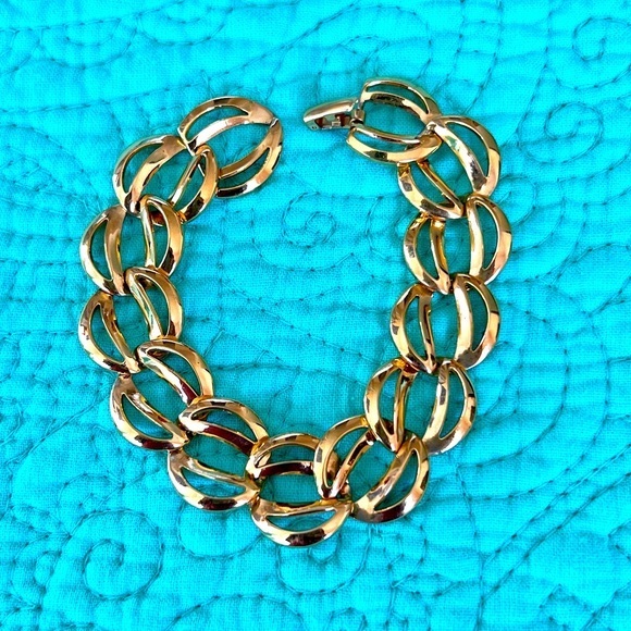 Napier Vintage Gold Tone Open Round Link Chain Bracelet Signed - Picture 1 of 9